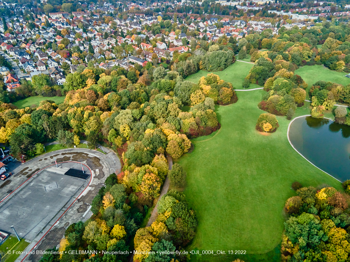 13.10.2022 - Der Ostpark mit See und Biergarten in Neuperlach